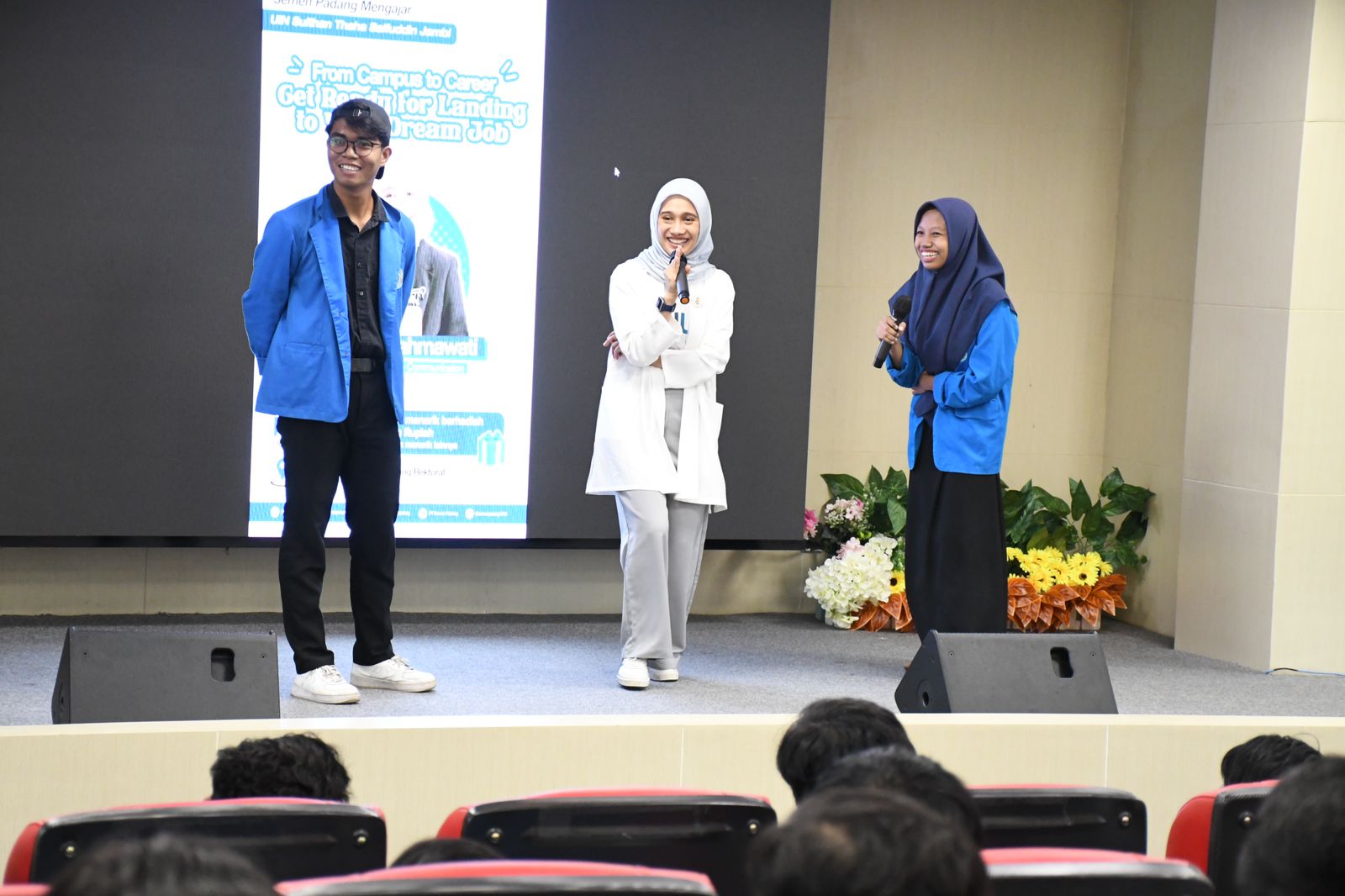 Mahasiswa UIN STS Jambi antusias mengikuti paparan yang diberikan oleh Kepala Unit Humas dan Kesekretariatan PT Semen Padang Nur Anita Rahmawati